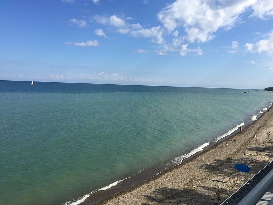 1st image of 10 Peninsula Dr