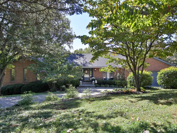 716 Fairhill Dr, Louisville, KY 40207