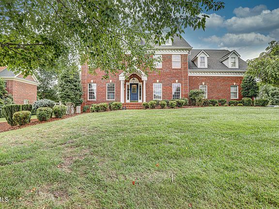 2nd image of 1016 Norfolk Pl