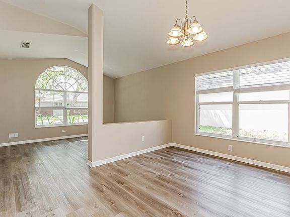 4th image of 2638 Allwood Ave