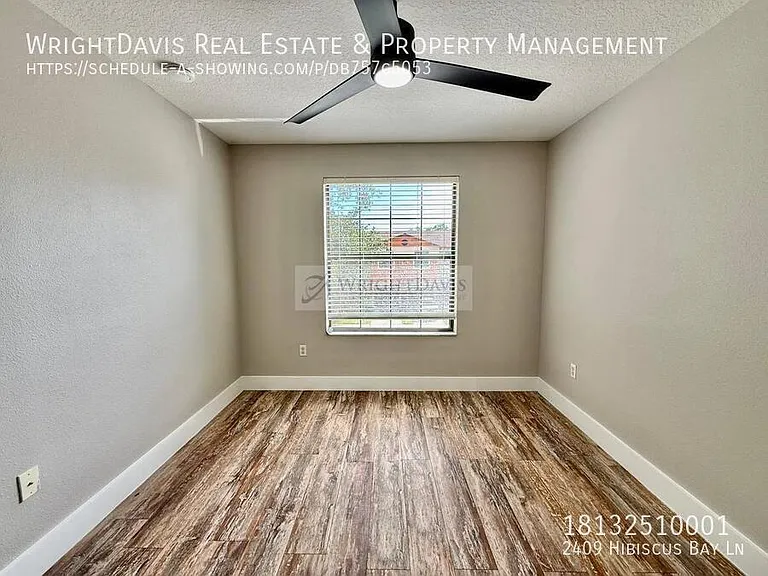2409 Hibiscus Bay Ln — Photo 25