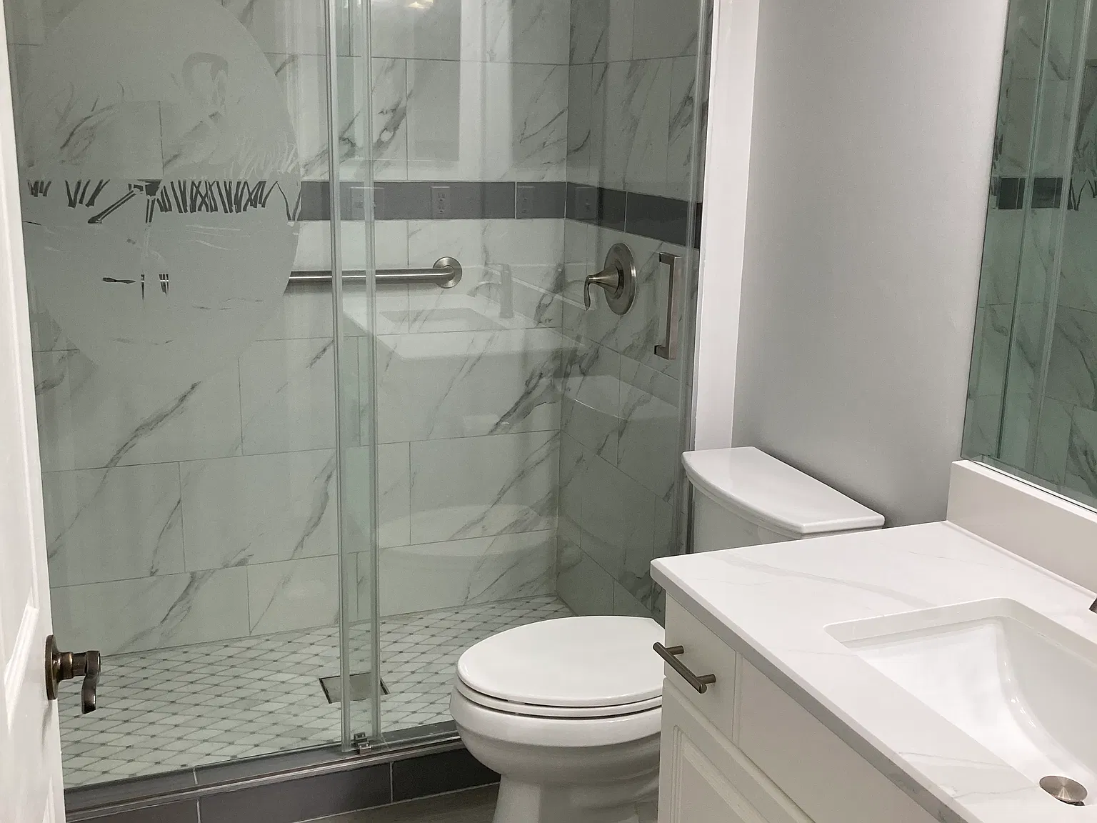 3 bed, 2.5 bath, 1566 sqft, $1,990 — Photo 3
