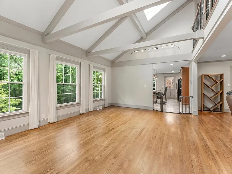 471 Sherwood Forest Rd — Photo 3