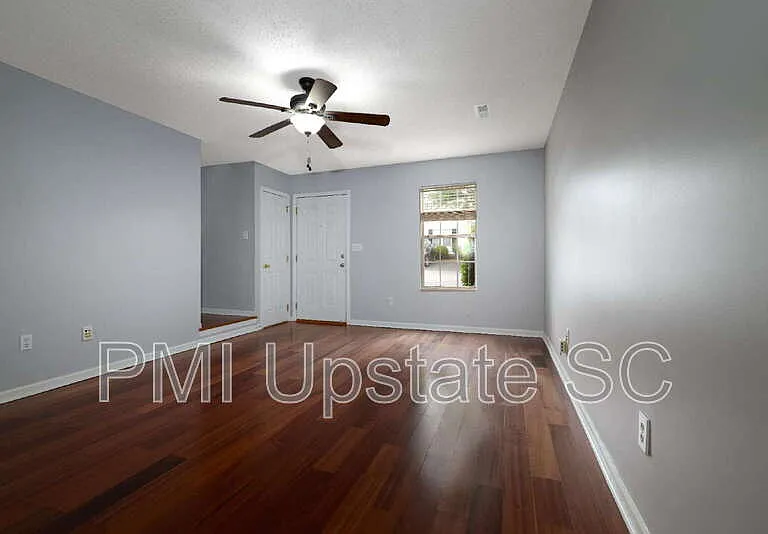 12 Hayfield Ln — Photo 7