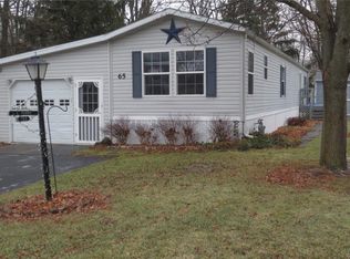 65 Lakewood Vlg, Medina, NY 14103