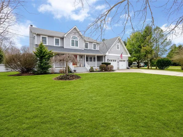 44 Joseph Street, Sayville, NY 11782