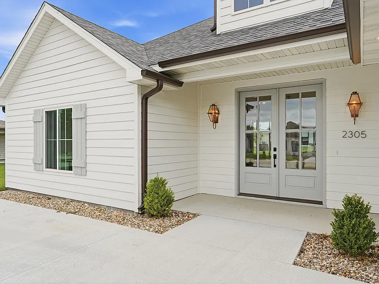 2305 N Traveller Dr — Photo 4