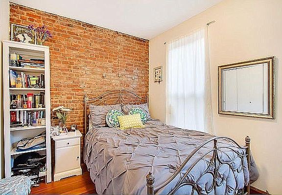 4th image of 253 Elizabeth St APT 3R