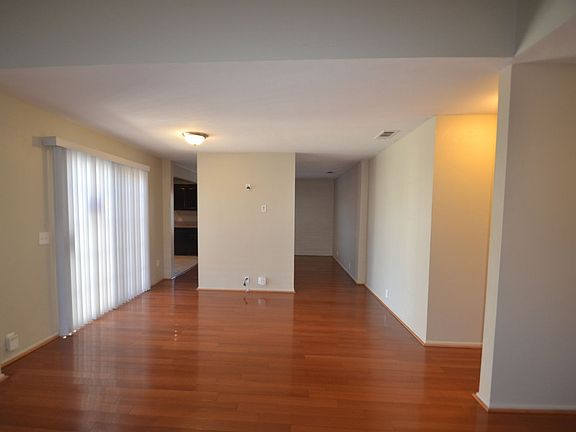 5th image of 822 W 124th St