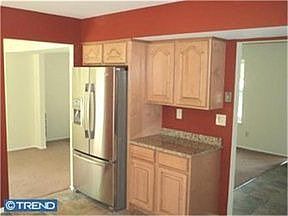 4th image of 1313 Pine Cir