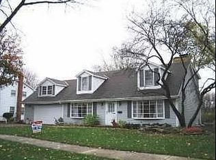 420 Bayberry Ln, Naperville, IL 60563