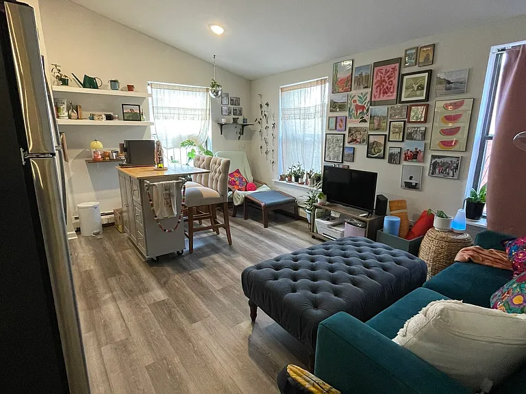 1917 Spring Garden St #6 — Photo 4