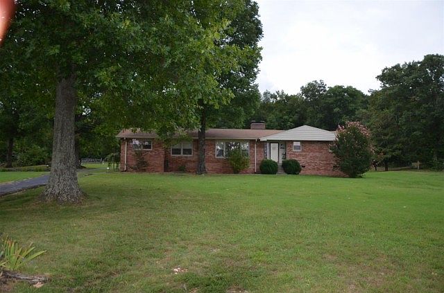 2nd image of 3065 SE Tater Peeler Rd