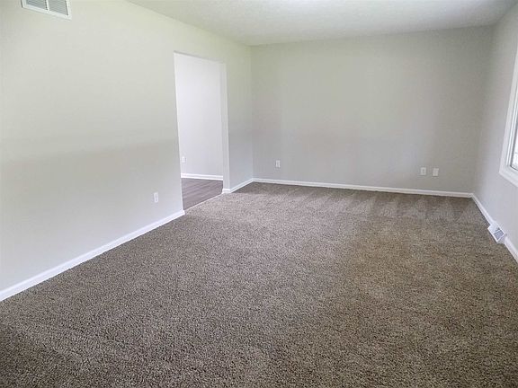 4th image of 11172 Wildwood Dr