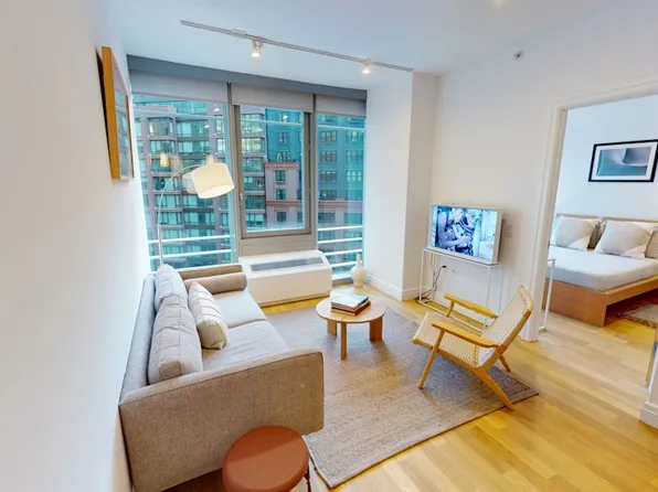 550 West 54th Street image 1 of 28