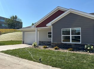 5259 N River Blvd NE #A, Cedar Rapids, IA 52411