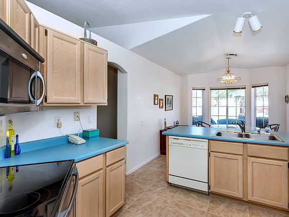 3rd image of 3521 E Kelton Ln