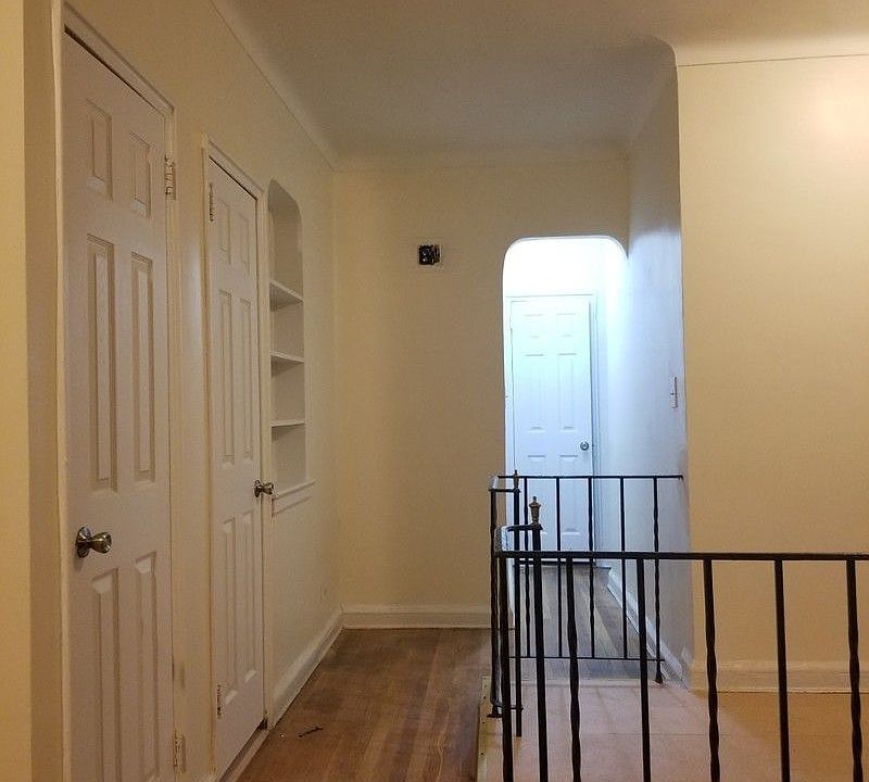 2nd image of 855 E 19th St #2G