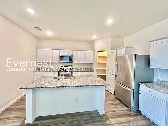 5th image of 226 Savannah Way