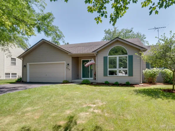 633 Banbury Ave, Elburn, IL 60119