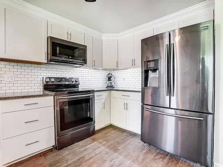 4216 Silver Oak St — Photo 10
