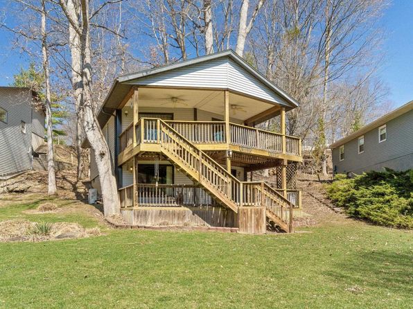 323 Greenacre Dr, Howard, OH 43028
