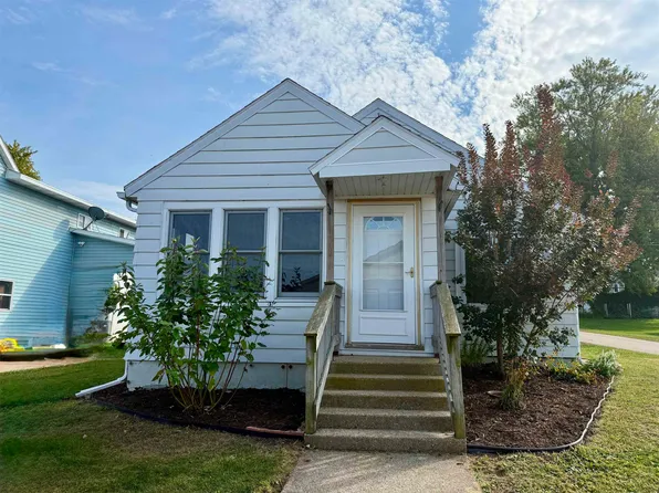 211 E Chapel St, Dodgeville, WI 53533