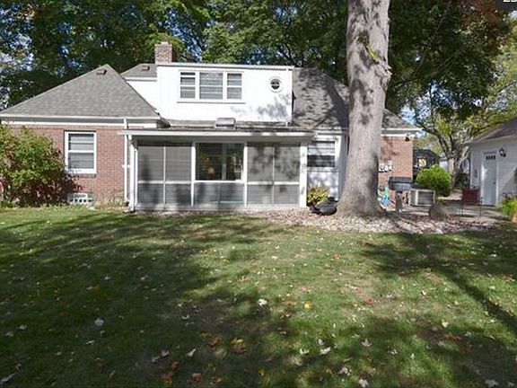 2nd image of 18289 Devonshire St