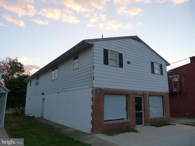 Building Photo 3