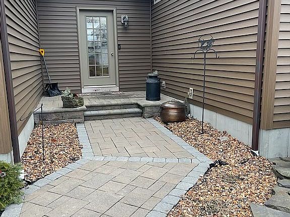 4th image of 5 Cooper Dr