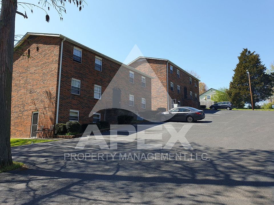 1st image of 301 Dahlia Dr APT 2