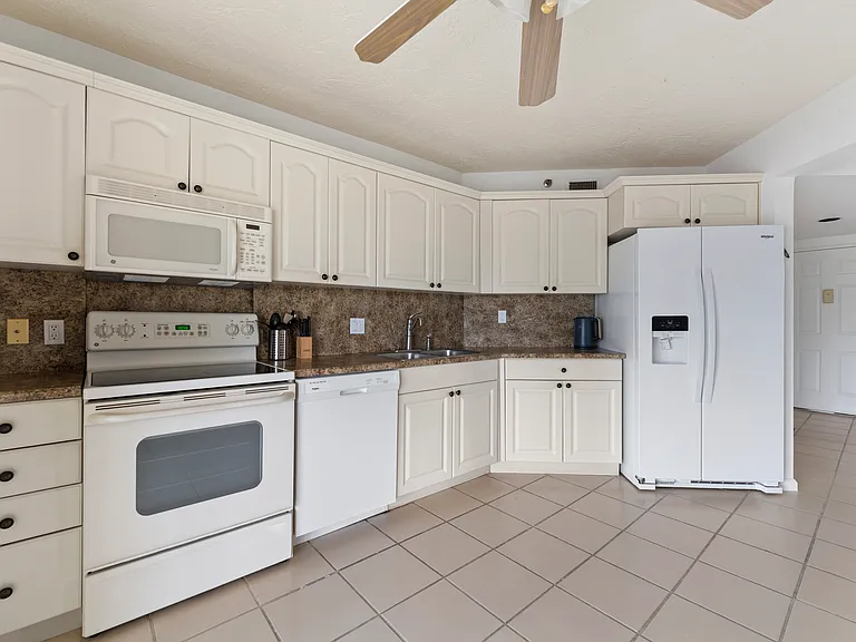 7507 La Paz Blvd #407 — Photo 7