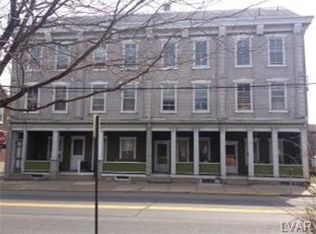 118 E Center St APT 302, Nazareth, PA 18064