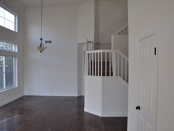 2nd image of 201 Havenwood Cir