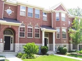 703 Prestwick Ln, Wheeling, IL 60090