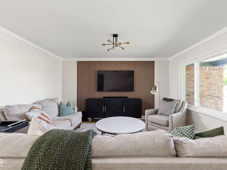 10605 Penn Dr — Photo 4