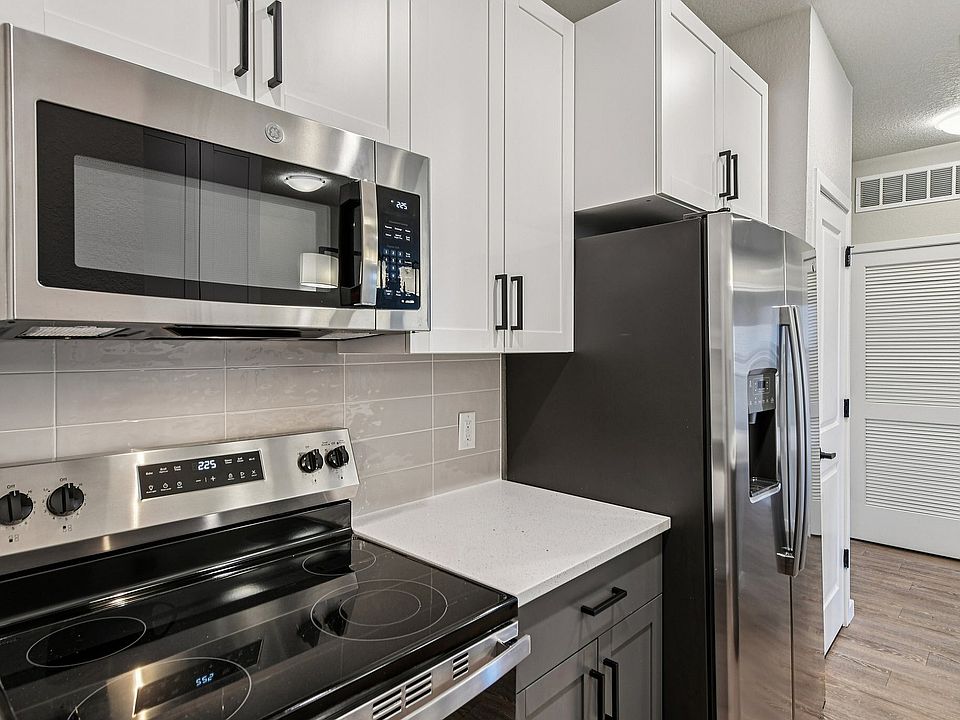 12-web-or-mls-166 Integra TC Blvd Unit 3422-S3110-012