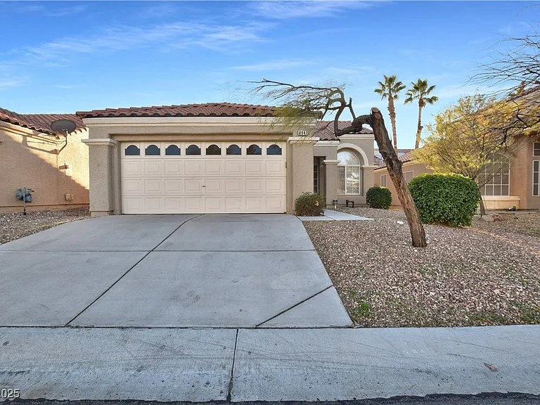 8041 Pottery Creek Dr — Photo 1