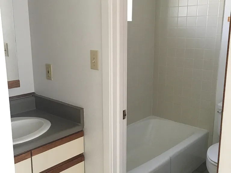 1760 Florida Rd #5 — Photo 2