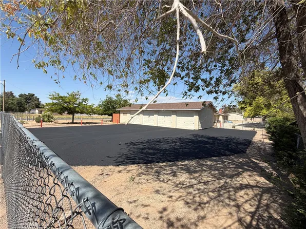 13269 Mohawk Rd, Apple Valley, CA 92308