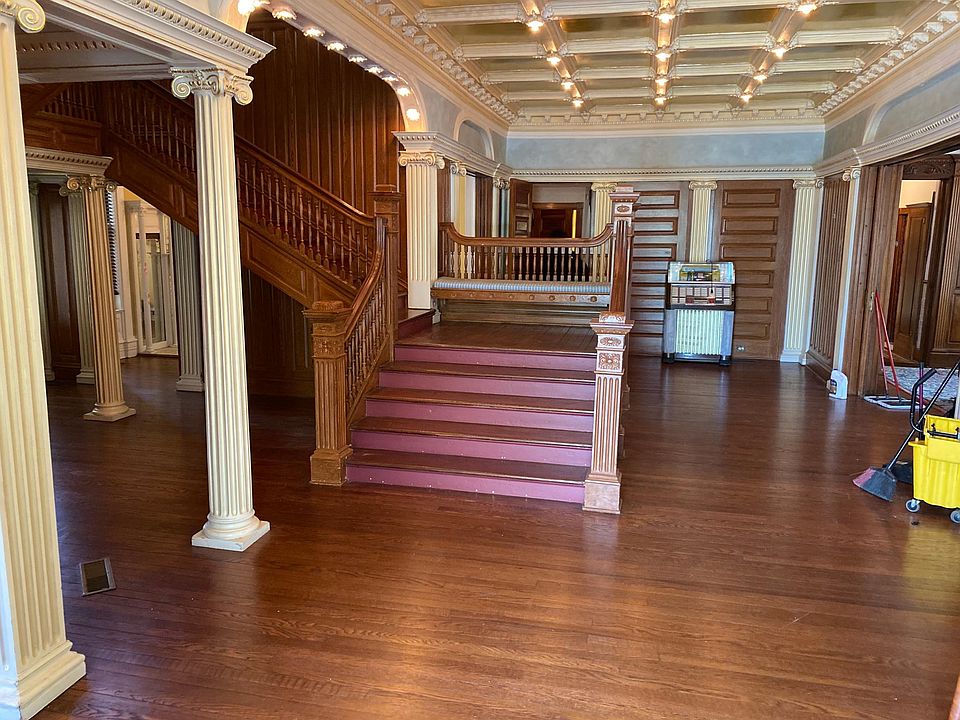 2nd image of 145 Elizabeth St NE