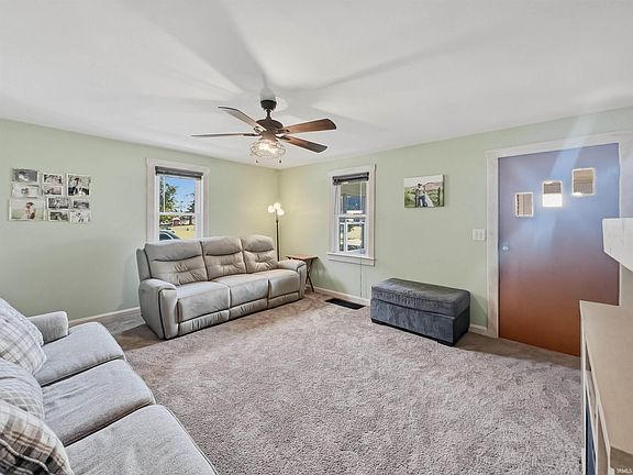 5th image of 2090 N Shamrock Ln