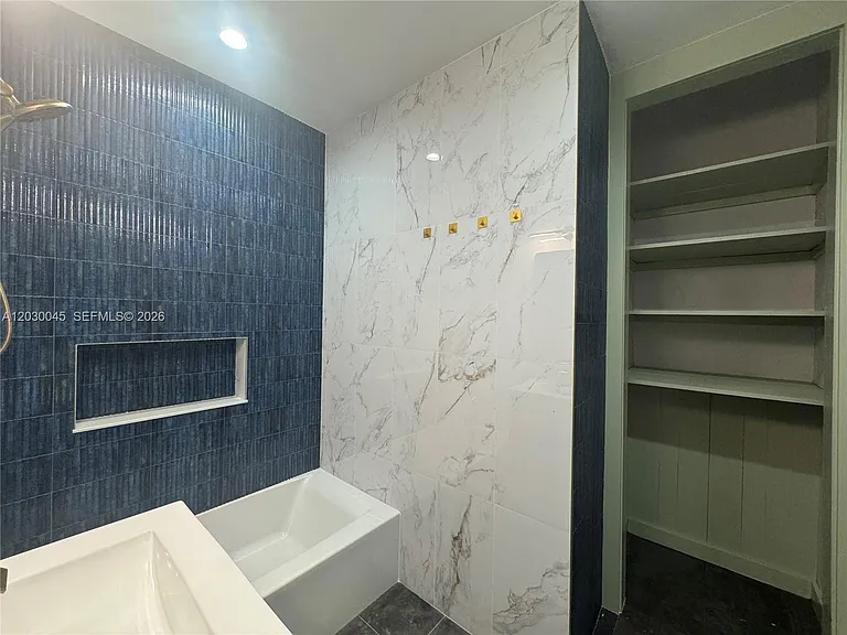 2137 Calais Dr #5 — Photo 22