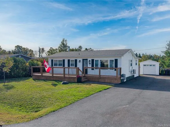 39 Thompson Dr, Musquash, NB E5J 2H6