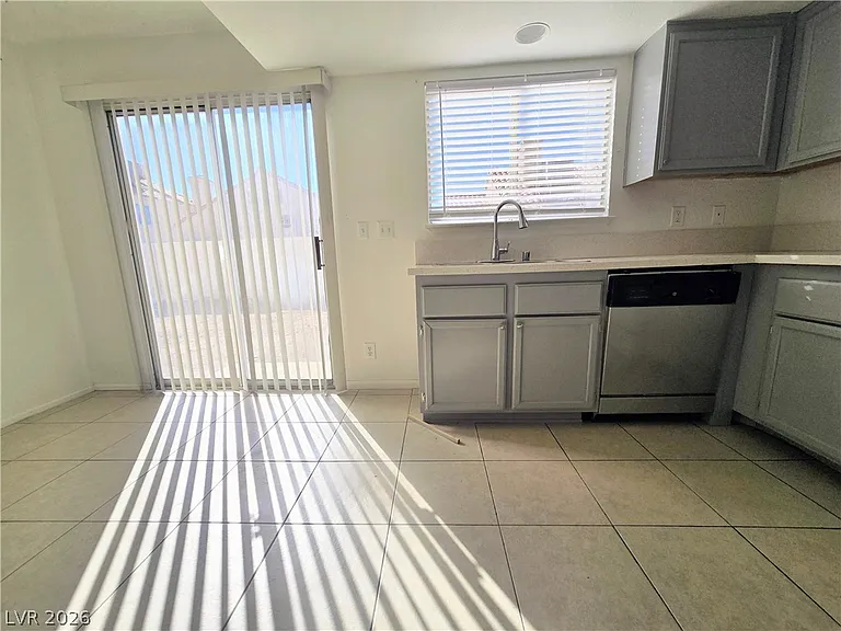 5797 Cedar Ave — Photo 11