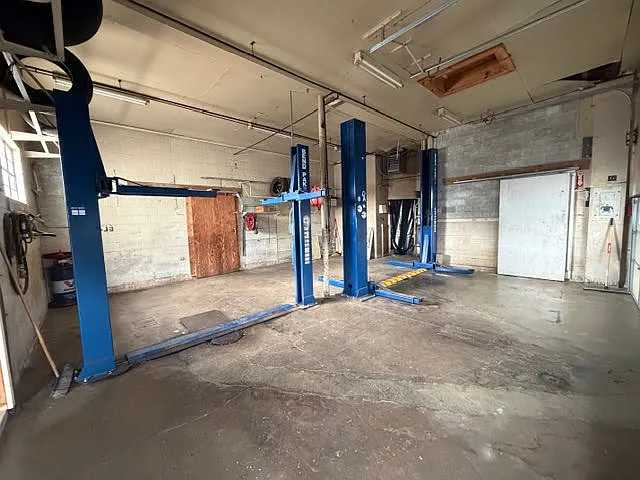 200 S Dixie St #1 — Photo 8