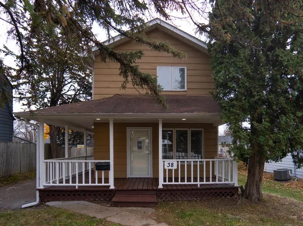 38 Winona St W, Saint Paul, MN 55107