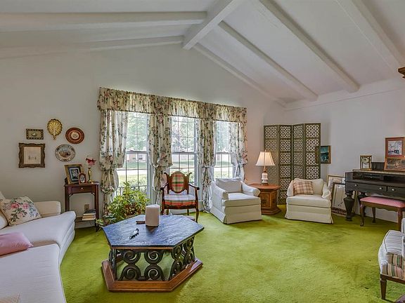 4th image of 1829 Crabtree Ln