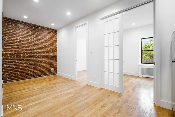 Rented by MNS | media 3