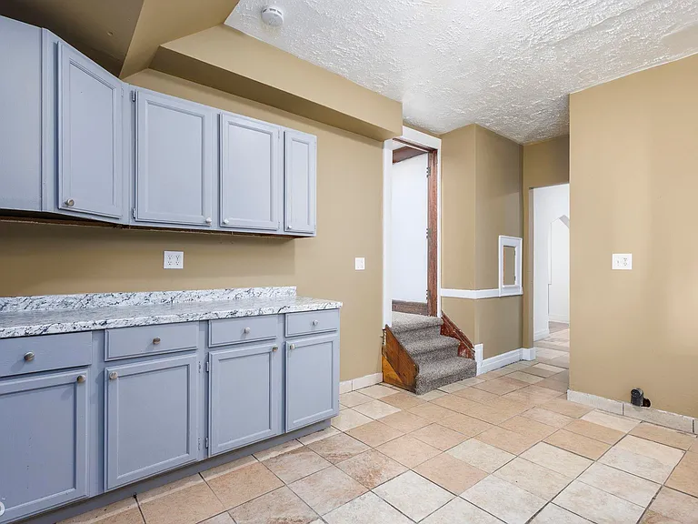 5421 Toledo St — Photo 22